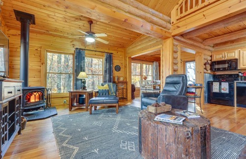 Ridges Over the Lake House | Blue Ridge Log Cabin with Hot Tub and Game Room!
