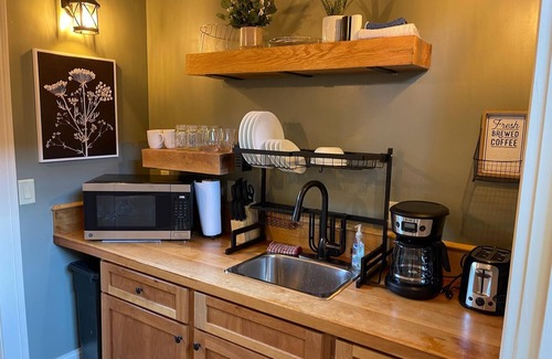 Union Mills Cottage | Blue Ridge Mountain Cottage Hot tub, Near Asheville/Charlotte, Great View