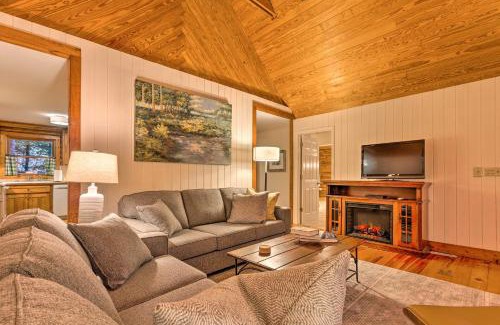 Travelers Rest House | Blue Ridge Mtn Cabin Near Hiking and Biking Trails!