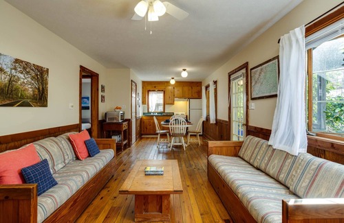 Montebello Cabin | Blue Ridge Parkway cabin-2BR, hot tub, fireplace