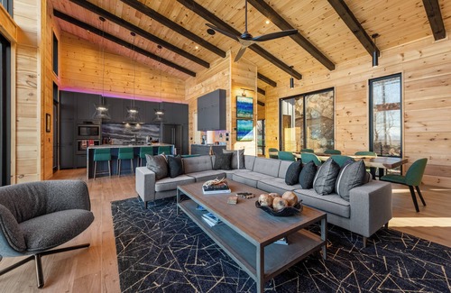 Ridges Over the Lake Cabin | Blue Ridge Ultra Luxury with Stunning Mountain & Lake Views, Near Aska & Marina