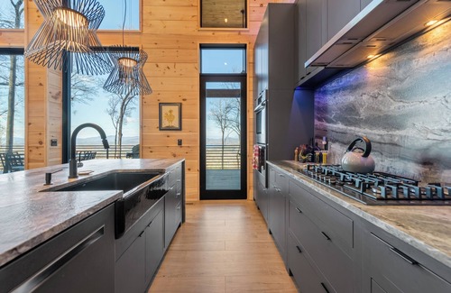 Ridges Over the Lake Cabin | Blue Ridge Ultra Luxury with Stunning Mountain & Lake Views, Near Aska & Marina