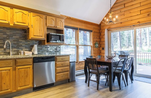 Sunny Slope Cabin | Blue River Basecamp - Brand New Hot Tub! Close to Ski Slopes, Downtown, & More!