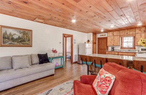 Blue Ridge Cabin | Blue River Charming cabin with its own beach, Blue Ridge.