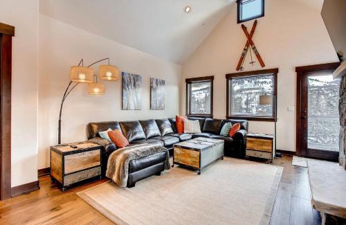 Willow Grove Apartment | Blue River Condo Unit 203