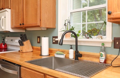 Afton Cottage | Blue Rivers Cottage with Mountain Views