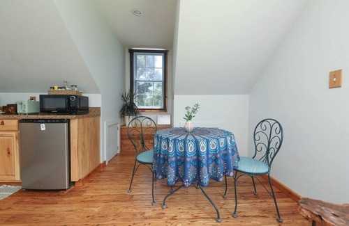 Afton Apartment | Blue Rivers Loft on the Brew Ridge Trail