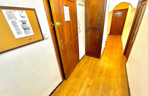 Barakaldo Apartment | Blue Room Near Metro and BEC