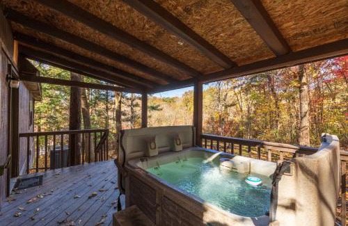 Logan House | Blue Rose Cabins - Rosewood Cabin