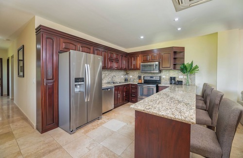 Roatan Apartment | Blue Sea Condo. located just 5 min from one of the best beach areas in Roatan.