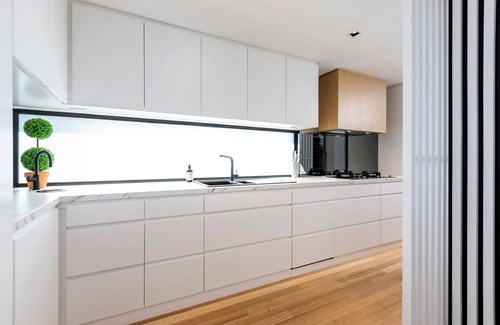 Henley Beach South House | Blue Sea/Sun Sand Surf: Henley Beach Luxe/4BR