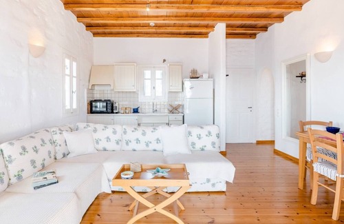 Antiparos Apartment | Blue Sea Vibes family-friendly apartment with sea & sky views from every room