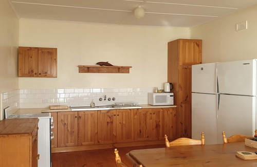 Tumby Bay House | Blue Seas provides absolute beach front in the heart of Tumby Bay