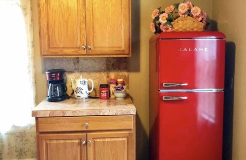 Austintown Apartment | Blue Shutters Inn