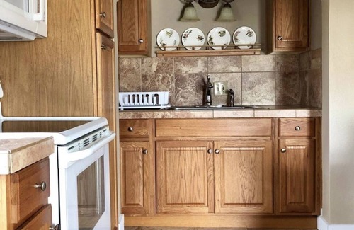 Austintown Apartment | Blue Shutters Inn