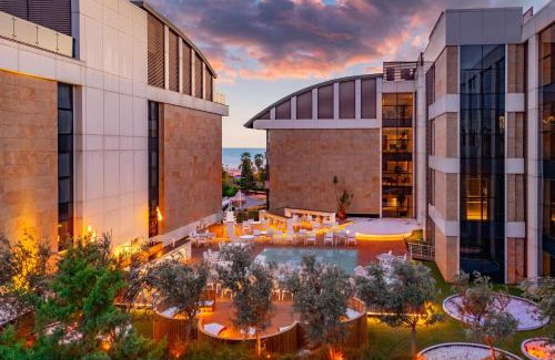 Side Resort | Blue Side Only Adult 16