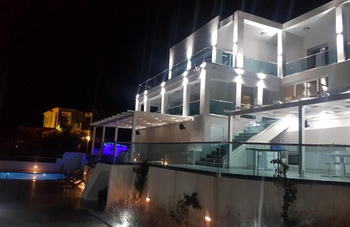 Punta Villa | BLUE SKIATHOS LTD