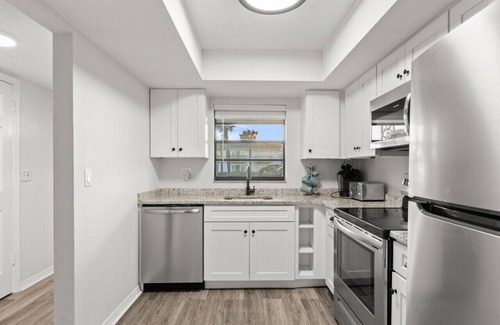 Southern Shores House | Blue Skies Oceanfront 2 bedroom townhouse
