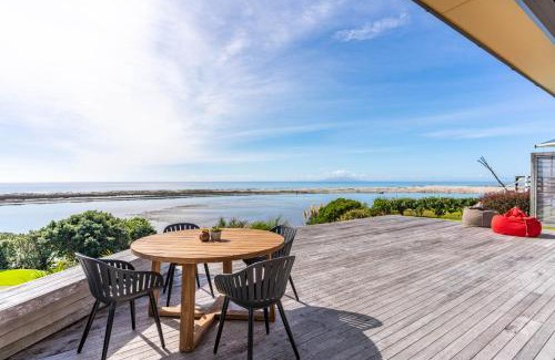 Mangawhai Heads House | Blue Skies Sunrise - Mangawhai Heads Holiday Home