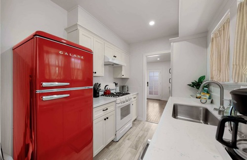 Beach Barber Tract Apartment | Blue Sky Bungalow Sum