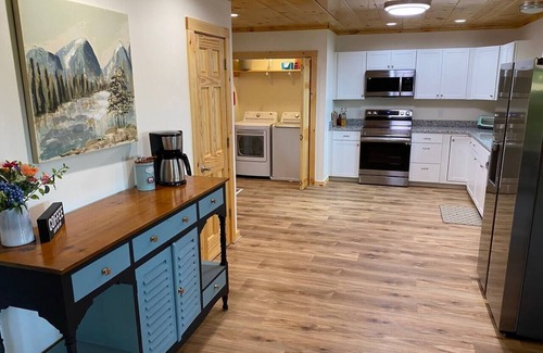 Jefferson Cabin | Blue Sky Cabin - Minutes to Downtown W. Jefferson