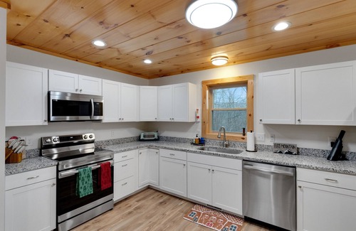 Jefferson Cabin | Blue Sky Cabin - Minutes to Downtown W. Jefferson