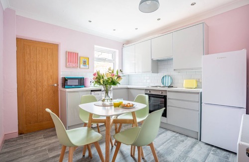 York House | Blue Sky House - a family break that sleeps 4 guests in 2 bedrooms