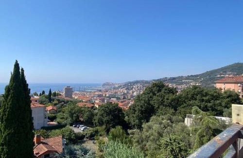 Oneglia Apartment | Blue Sky