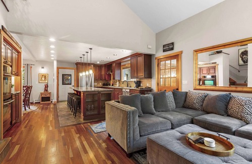 Breckenridge Heights House | Blue Sky Lodge - Spacious 5BR Lodge