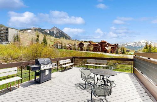 Crested Butte Apartment | Blue Sky Porch