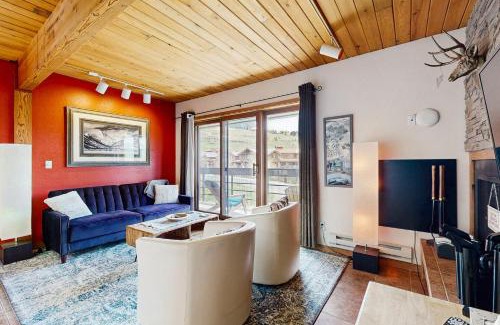 Crested Butte Apartment | Blue Sky Porch