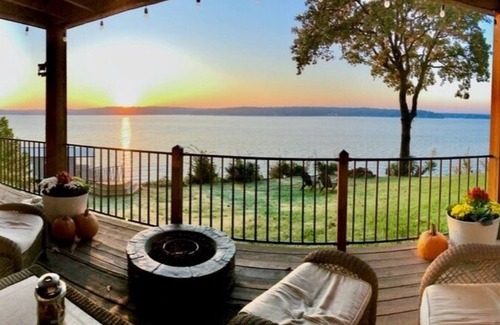Vinita House | BLUE SKY RETREAT Awesome 180 degree view of the lake private dock 1800 foot dec