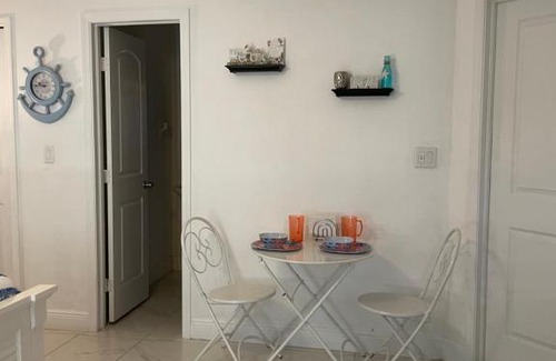 San Carlos Park Apartment | Blue Sky