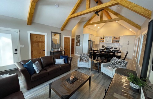 Valemount Bed & Breakfast | Blue Sky Valemount Cabin Your home away from home , your search is over!