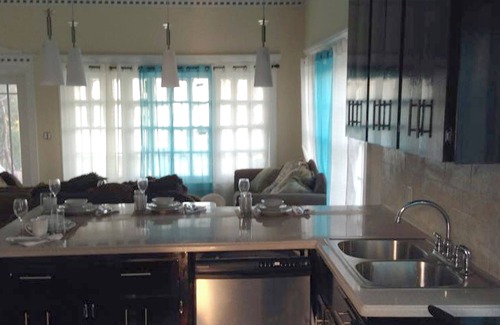 Mangrove Cay Villa | Blue Spacious Queen Villas, Mangrove Cay Seaview