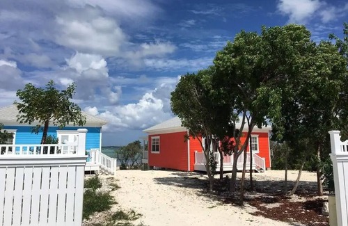 Mangrove Cay Villa | Blue Spacious Queen Villas, Mangrove Cay Seaview