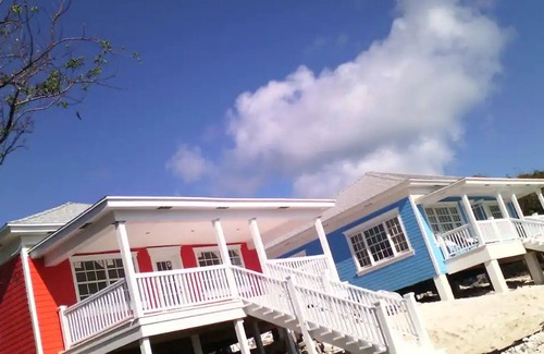 Mangrove Cay Villa | Blue Spacious Queen Villas, Mangrove Cay Seaview