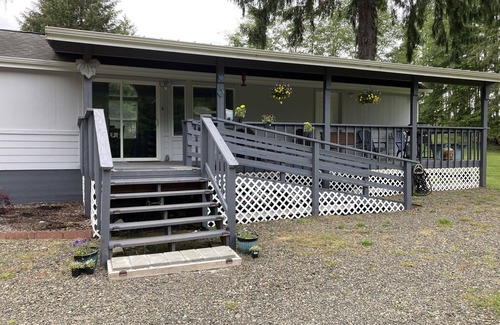 Forks House | Blue Spruce Meadow: Comfortable, Private, Cozy and just 7 miles from 2 beaches
