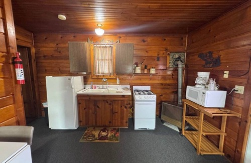 Port Austin Hotel | Blue Spruce Motel