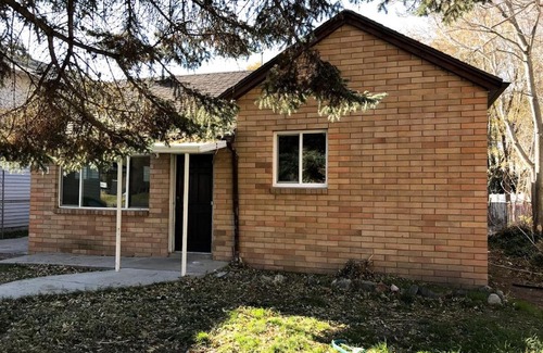 Springville Apartment | Blue Spruce on Main - Convenient location - 4bd remodeled