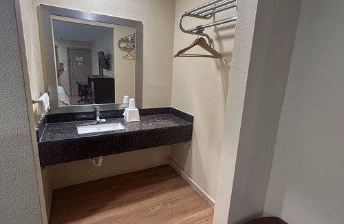 Lafayette Hotel | Blue Star Inn