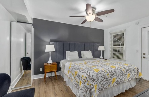 Douglas Hotel | Blue Star Motel #1 - Studio Hotel, Sleeps 2