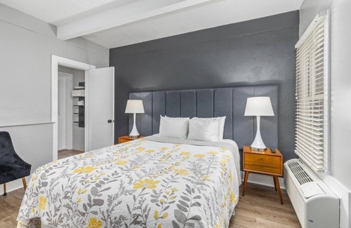 Douglas Hotel | Blue Star Motel #3 - Studio Hotel, Sleeps 2