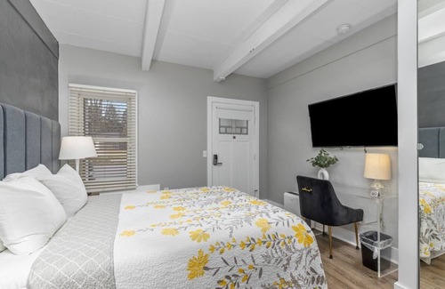 Douglas Hotel | Blue Star Motel #3 - Studio Hotel, Sleeps 2