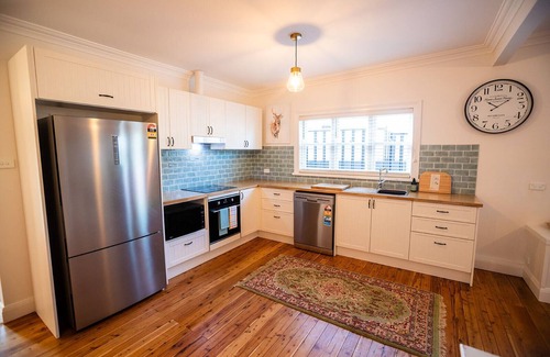Taralga Cottage | Blue stone cottage Taralga boutique accommodation