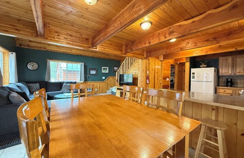 Island Park Cabin | Blue Stone Escape* Close To Snowmobile Trails, 25 Mins to YNP, 2Br - 2Ba, Wifi Access