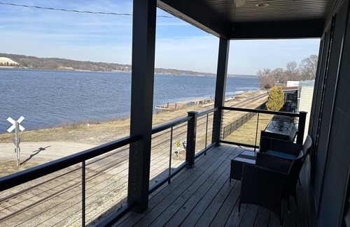 Port Byron Condo | Blue Suede Suites North