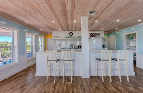 Hope Town Villa | Blue Tang - Newly Renovated Bahamian Villa, minutes to the ocean!