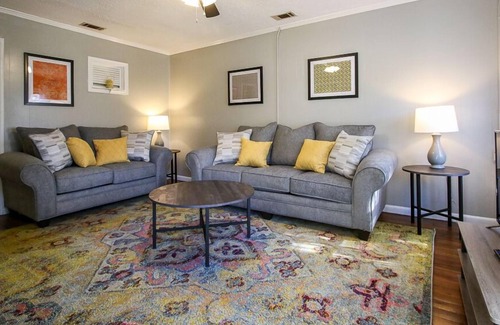 Parkside House | Blue-themed Duplex, Quick Drive to Downtown+Pets