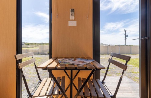 Pelican Point House | Blue Tongue